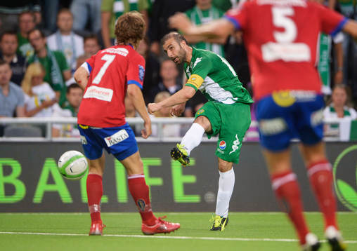 Hammarbys Kennedy Bakircioglü skjuter från håll