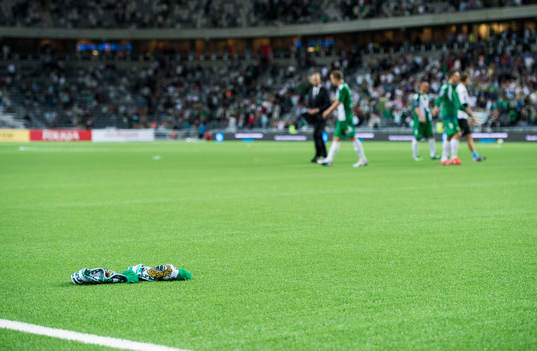 Besvikna Hammarbyfans kastade in halsduken