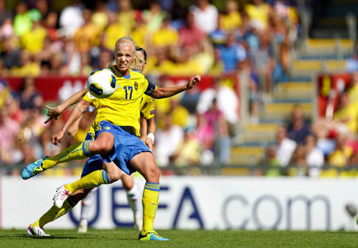 Skott av Sveriges Caroline Seger i kvartsfinalen mellan