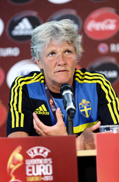 Sveriges förbundskapten Pia Sundhage deltar i