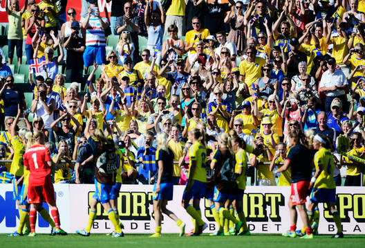Sveriges lag tackar publiken