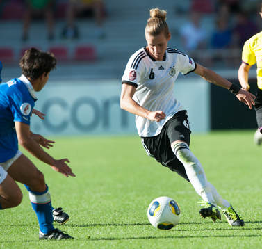 Matchhjältinnan Simone Laudehr, Tyskland