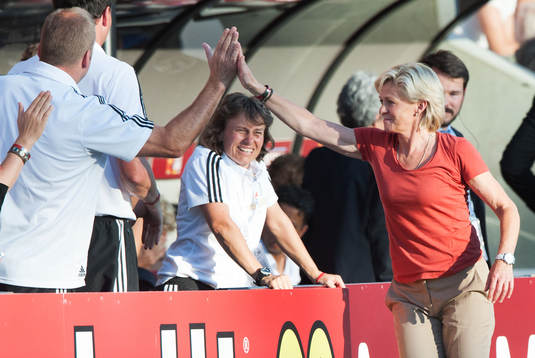 Slutsignalen, Silvia Neid, coach, Tyskland, jublar, jubel