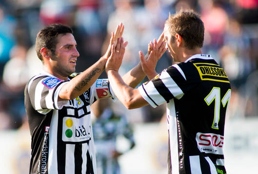 Landskornas Fredrik Olsson gör 1-0 och jublar