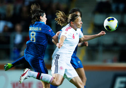 Frankrikes Elise Bussaglia och Danmarks Mariann Knudsen