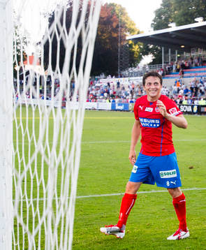 Helsingborgs Ardian Gashi spexar med publiken