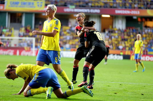 Mål 1-0 av Tyskland Dzsenifer Marozsán, Sveriges Nilla