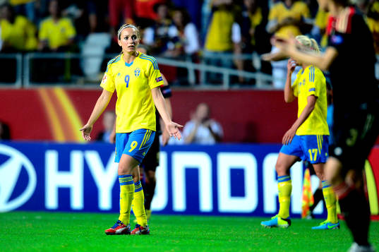Sveriges Kosovare Asllani deppar
