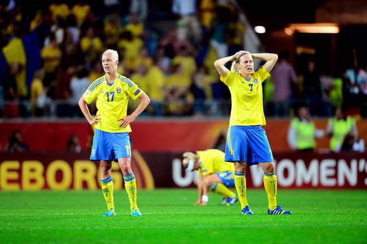 Sveriges Caroline Seger, Lisa Dahlkvist och Sara Thunebro