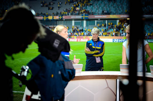 Sveriges förbundskapten Pia Sundhage väntar på att bli