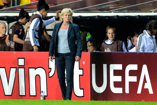 Tysklands förbundskapten Silvia Neid i semifinalen mellan