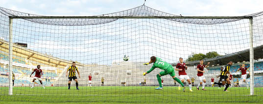 Mål 1-0 av Häckens  Martin Ericsson, Häckens  Moestafa