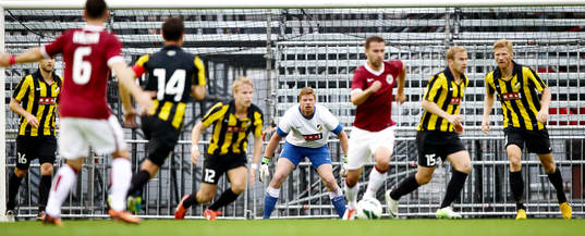 Häckens målvakt  Christoffer Källqvist i matchen mellan