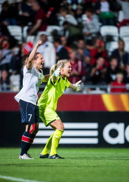 Norges Trine Rönning sparkar in