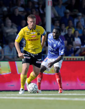 Elfsborgs Anders Svensson och Åtvidabergs John Owoeri