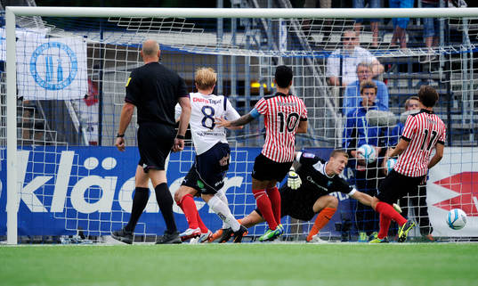 Gefles Simon Lundevall gör 1-0