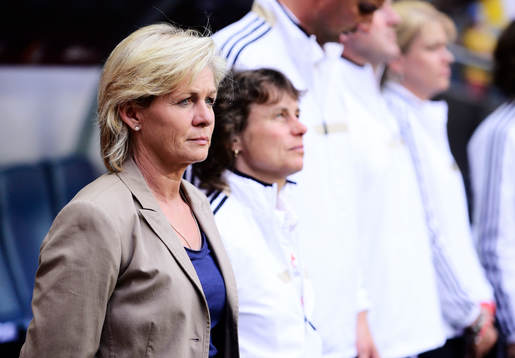 Tysklands förbundskapten Silvia Neid innan matchen mellan