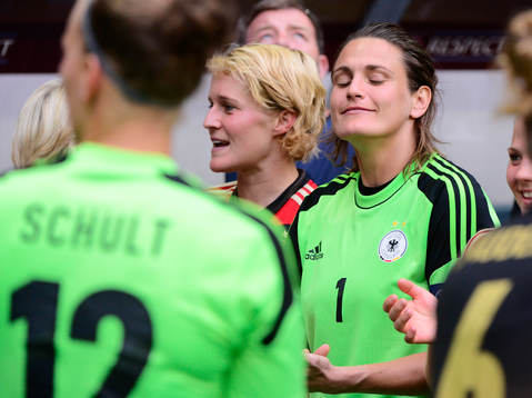 Tysklands målvakt Nadine Angerer ser nöjd ut
