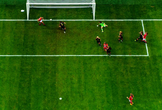 Norges Ada Hegerberg gör mål men det döms bort för