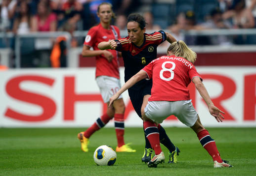 Tysklands Nadine Kessler fintar Norges Solveig Gulbrandsen