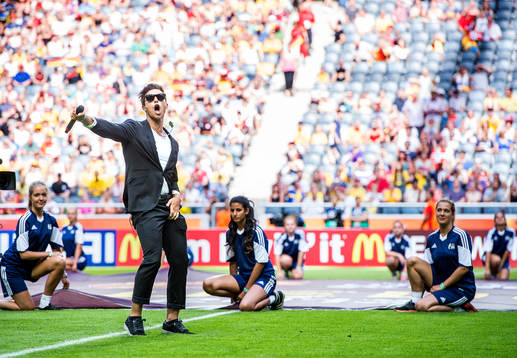 Erik Saade inviger finalmatchen mellan Tyskland och Norge