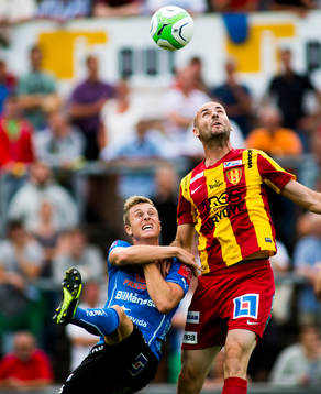 Halmstads Rickard Magyar i nickduell med Syrianskas Dinke