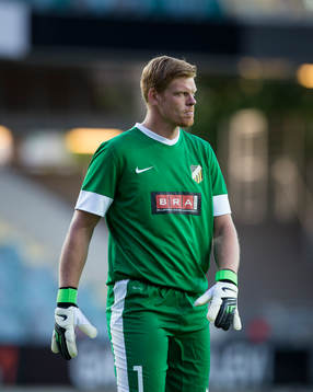 Häckens målvakt Christoffer Källqvist deppar