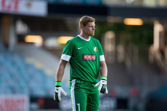 Häckens målvakt Christoffer Källqvist deppar