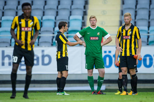 Deppigt i Häcken fr.v. Dominic Chatto, Björn Anklev,