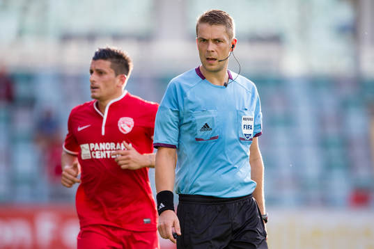 Matchens huvuddomare Mattias Gestranius