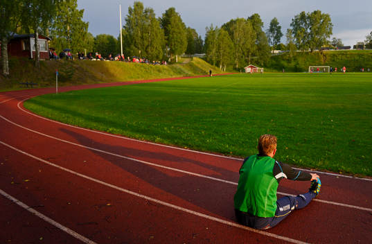 En spelare stretchar