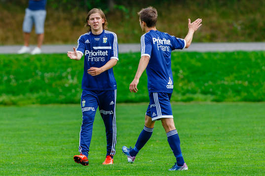 Darijan Bojanic och Lasse Vibe på träningen för IFK