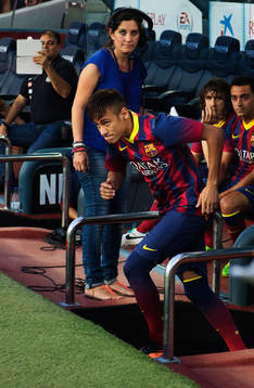 Neymar Jr springer in för att