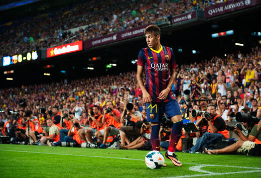 Barcelonas Neymar Jr på väg att lägga en hörna