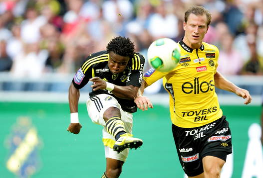 s Nabil Bahoui och Elfsborgs Daniel Mobaeck i