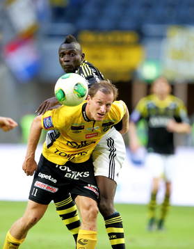 s Alhassan Crespo A. Kamara i fotbollsmatchen mellan AIK