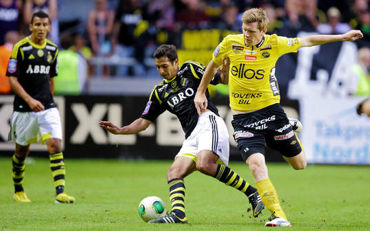 s Celso Borges och Elfsborgs  i fotbollsmatchen mellan AIK