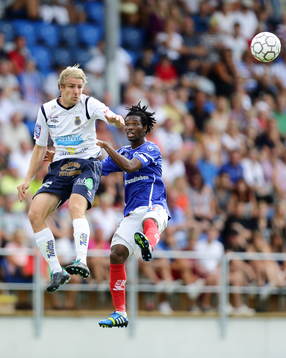 Gefles Johan Oremo och Åtvidabergs Mohamed Abubakari i