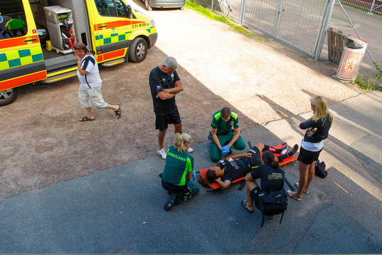 Göteborgs Beata Kollmats hämtas av ambulans