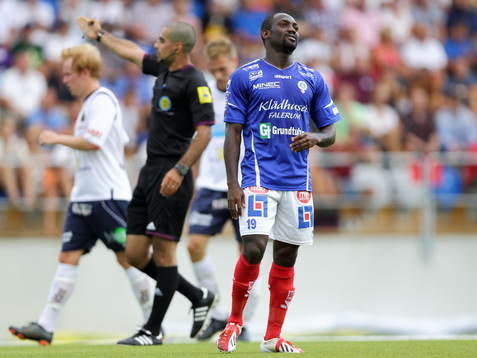 Åtvidabergs John Owoeri i fotbollsmatchen mellan