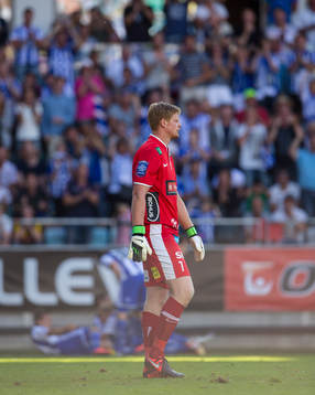 Häckens målvakt Christoffer Källqvist deppar