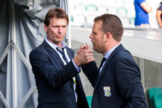IFK Göteborgs klubbdirektör Martin Kurzwelly tackar