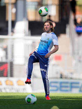 IFK Göteborgs nyförvärv Darijan Bojanic värmer upp