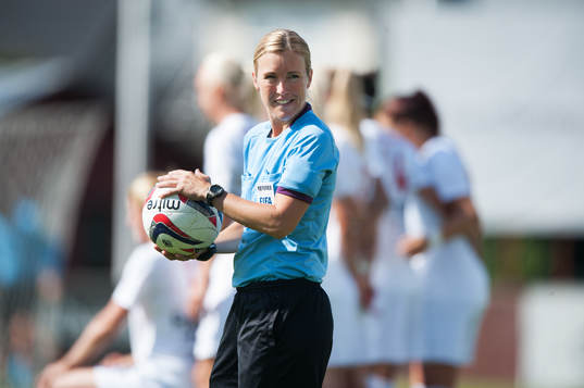 Sara Persson, domare