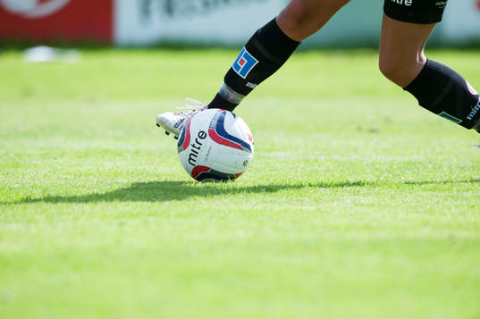 Fot, fotboll, boll, dribbling, gräs, bollkontroll