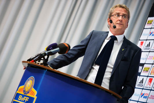 Sveriges förbundskapten Erik Hamrén presenterar