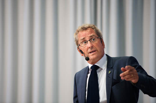 Sveriges förbundskapten Erik Hamrén presenterar