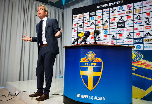 Sveriges förbundskapten Erik Hamrén presenterar