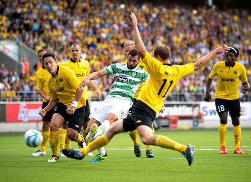 Joe Ledley, Celtic, har ett avslut och Daniel Mobaeck,