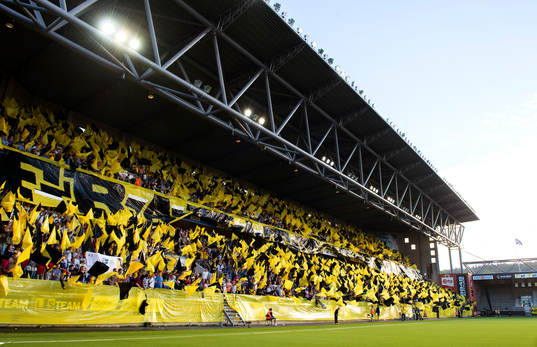 Elfsborgs tifoinnan fotbollsmatchen mellan Elfsborg och